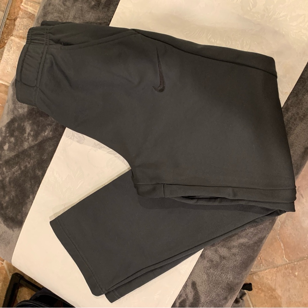 Nike Dri-FIT Gray Performance Pants - Picture 5 of 5